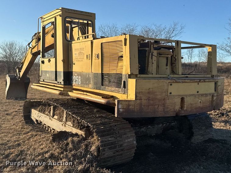 image for item DJ9856 1988 Caterpillar 225B excavator