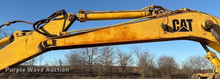 image for item DJ9856 1988 Caterpillar 225B excavator