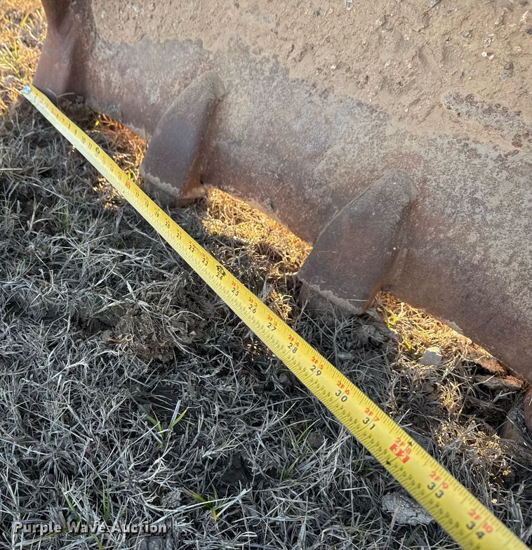 image for item DJ9856 1988 Caterpillar 225B excavator