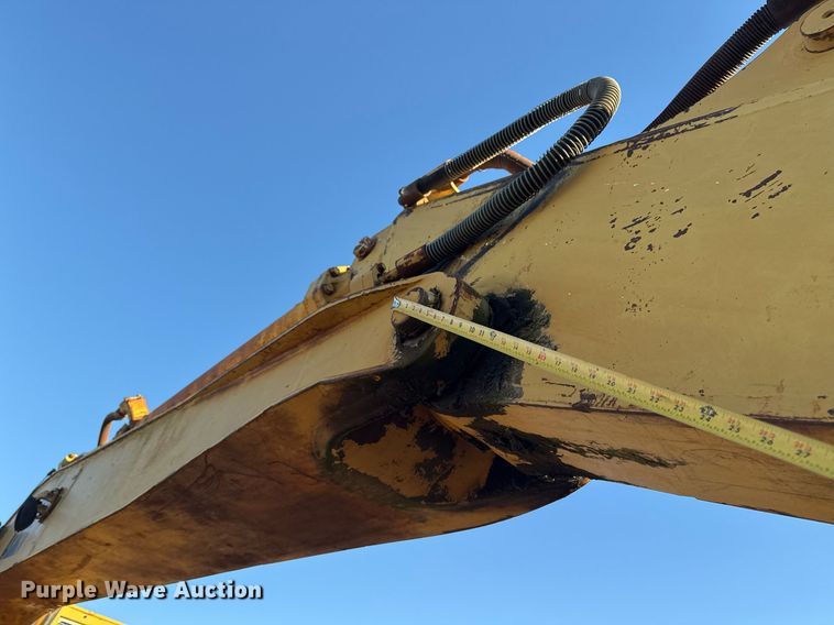 image for item DJ9856 1988 Caterpillar 225B excavator