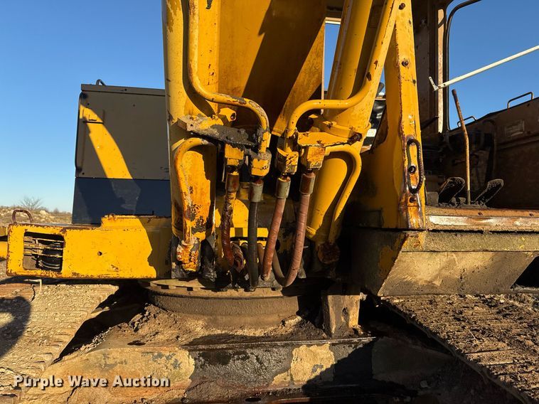 image for item DJ9856 1988 Caterpillar 225B excavator