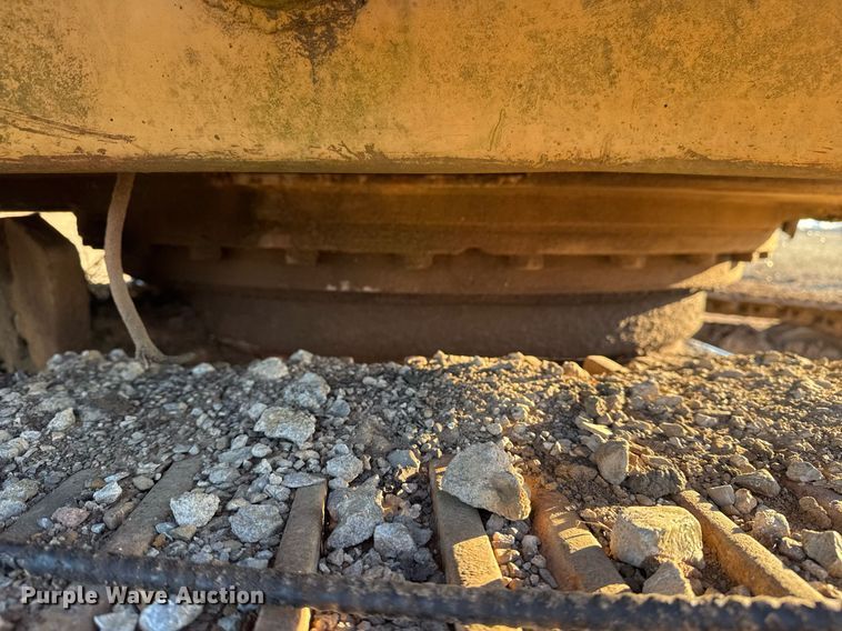 image for item DJ9856 1988 Caterpillar 225B excavator