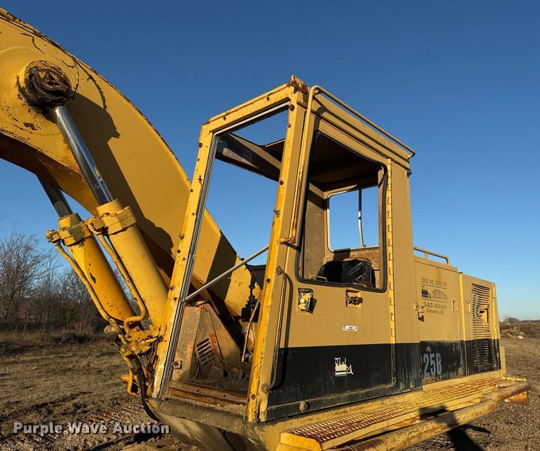 image for item DJ9856 1988 Caterpillar 225B excavator