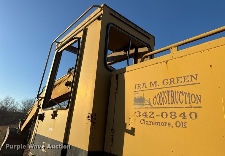 image for item DJ9856 1988 Caterpillar 225B excavator