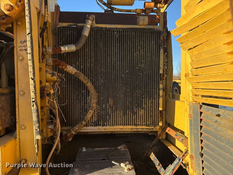 image for item DJ9856 1988 Caterpillar 225B excavator