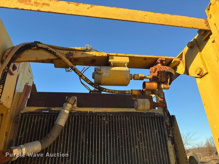 image for item DJ9856 1988 Caterpillar 225B excavator