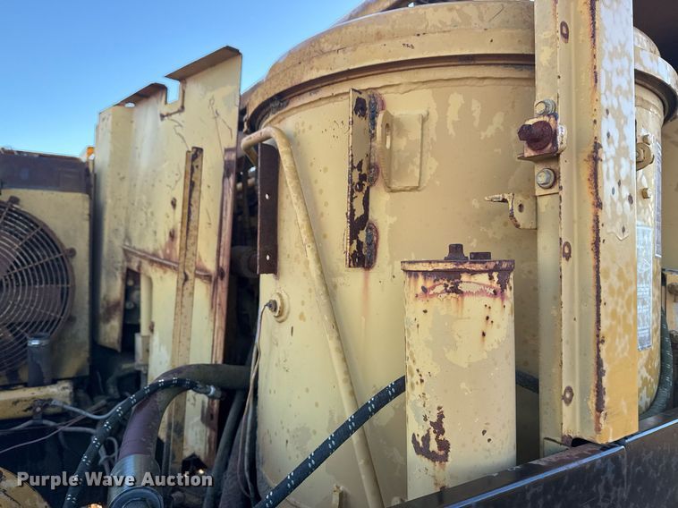 image for item DJ9856 1988 Caterpillar 225B excavator