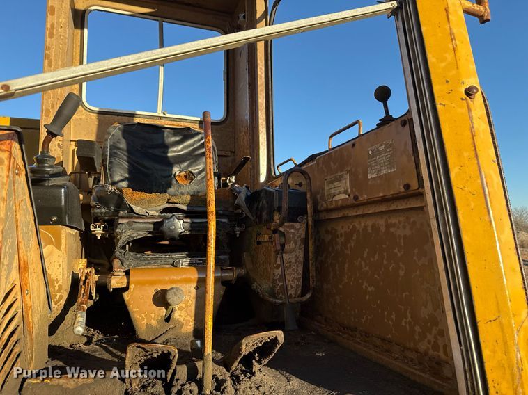 image for item DJ9856 1988 Caterpillar 225B excavator