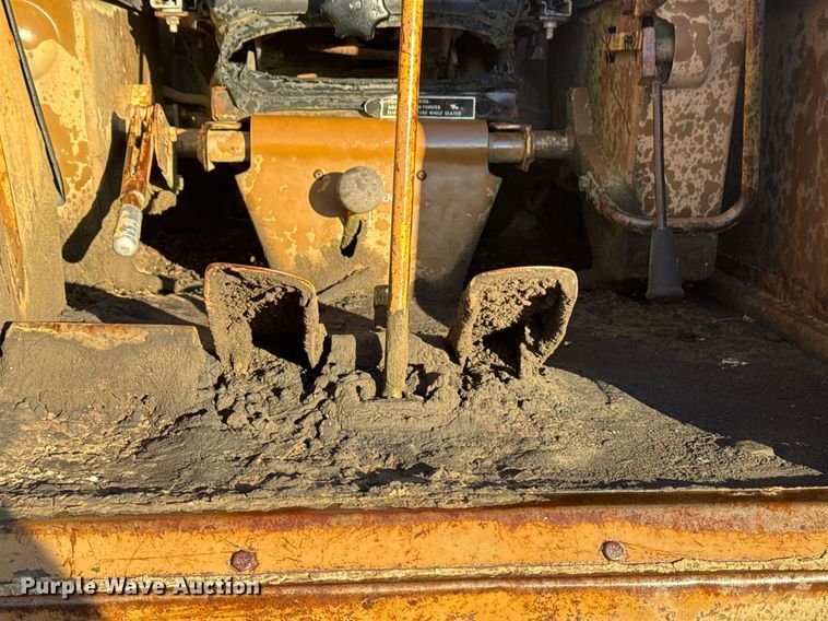 image for item DJ9856 1988 Caterpillar 225B excavator