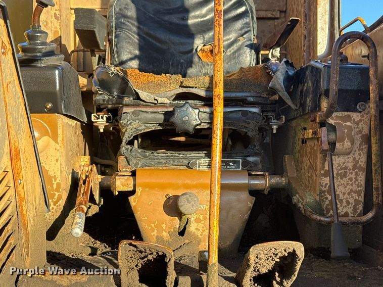 image for item DJ9856 1988 Caterpillar 225B excavator