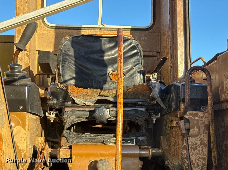 image for item DJ9856 1988 Caterpillar 225B excavator