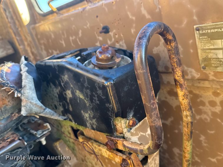 image for item DJ9856 1988 Caterpillar 225B excavator