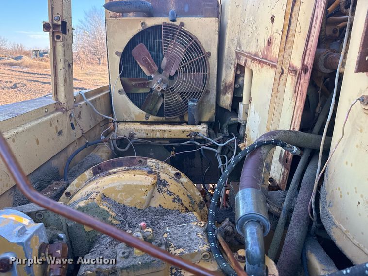 image for item DJ9856 1988 Caterpillar 225B excavator