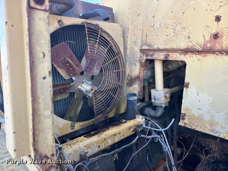 image for item DJ9856 1988 Caterpillar 225B excavator