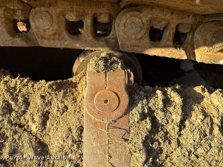 image for item DJ9856 1988 Caterpillar 225B excavator