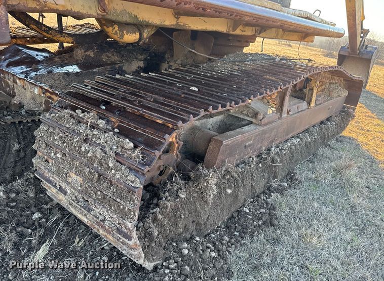 image for item DJ9856 1988 Caterpillar 225B excavator