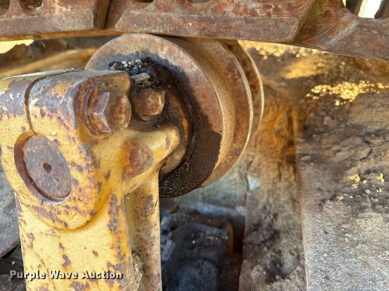 image for item DJ9856 1988 Caterpillar 225B excavator