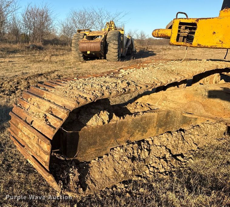 image for item DJ9856 1988 Caterpillar 225B excavator