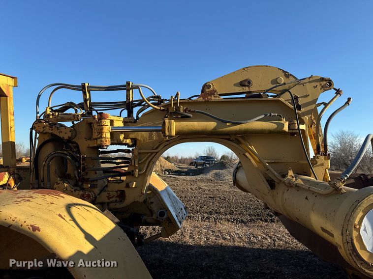 image for item DJ9863 Caterpillar 621B conventional scraper 