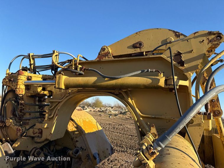 image for item DJ9863 Caterpillar 621B conventional scraper 