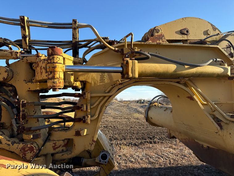 image for item DJ9863 Caterpillar 621B conventional scraper 