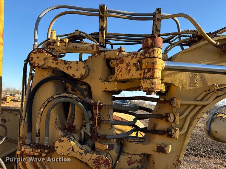 image for item DJ9863 Caterpillar 621B conventional scraper 