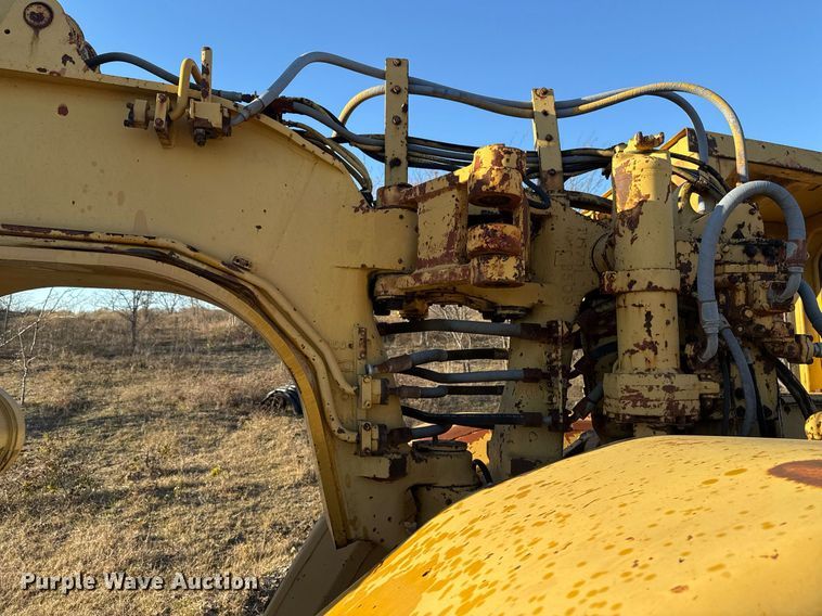 image for item DJ9863 Caterpillar 621B conventional scraper 