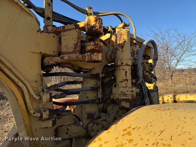 image for item DJ9863 Caterpillar 621B conventional scraper 