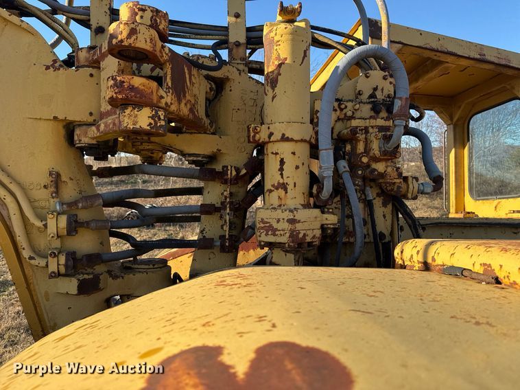 image for item DJ9863 Caterpillar 621B conventional scraper 