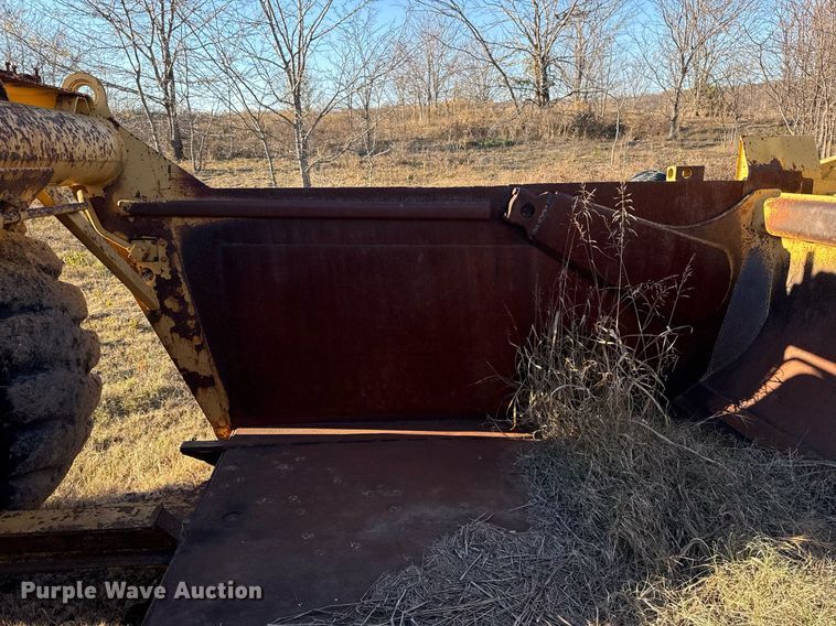 image for item DJ9863 Caterpillar 621B conventional scraper 