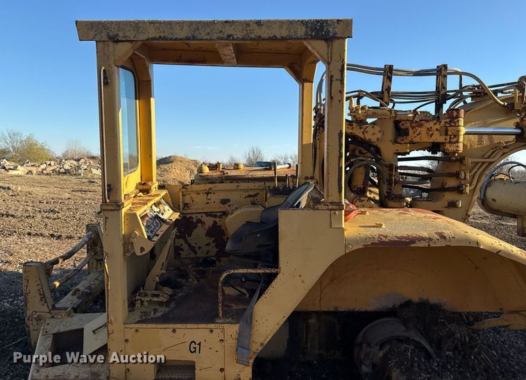 image for item DJ9863 Caterpillar 621B conventional scraper 