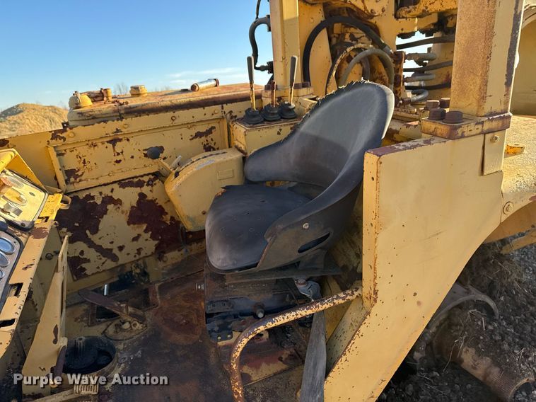 image for item DJ9863 Caterpillar 621B conventional scraper 