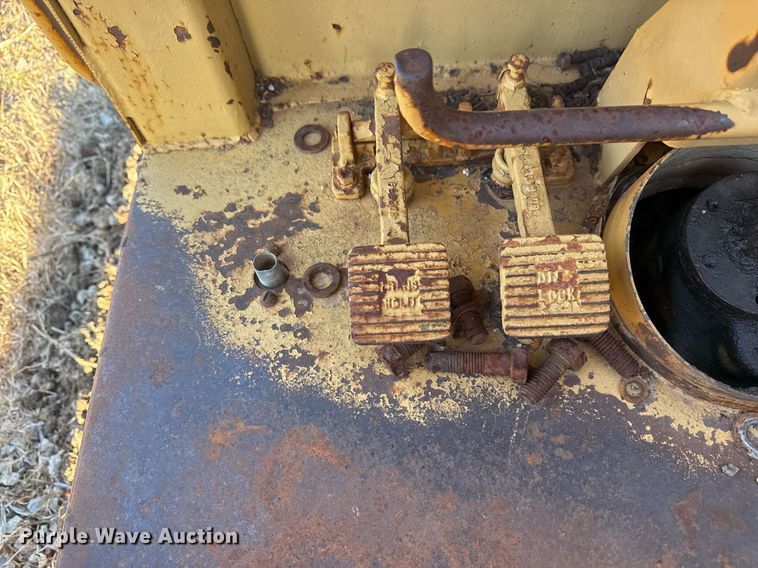 image for item DJ9863 Caterpillar 621B conventional scraper 