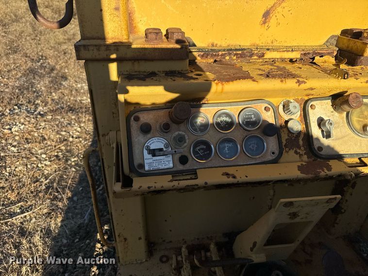 image for item DJ9863 Caterpillar 621B conventional scraper 