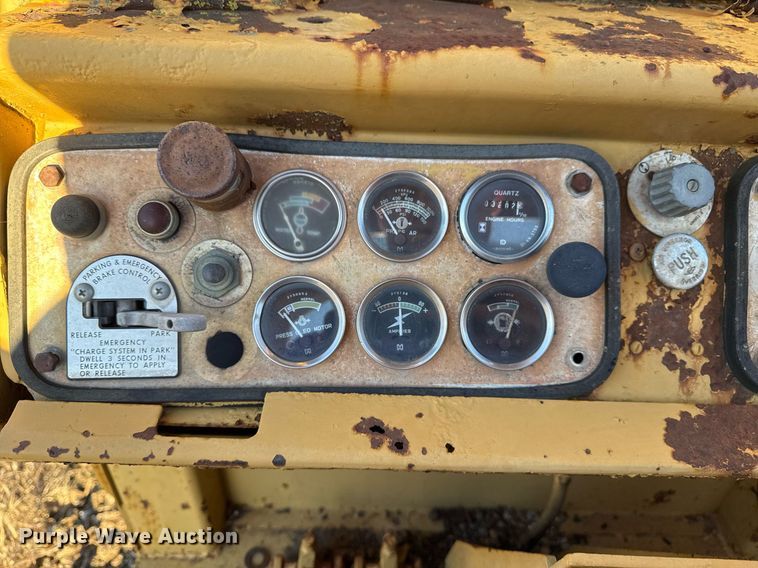 image for item DJ9863 Caterpillar 621B conventional scraper 