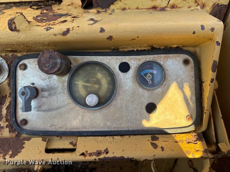 image for item DJ9863 Caterpillar 621B conventional scraper 