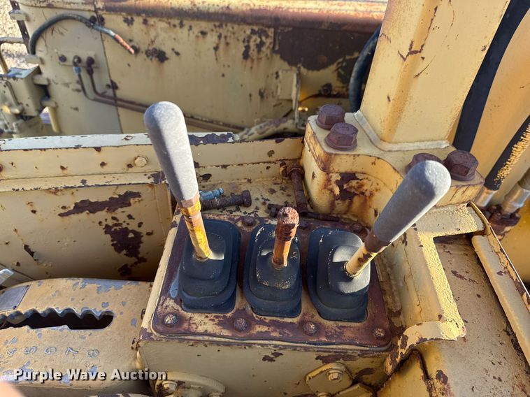 image for item DJ9863 Caterpillar 621B conventional scraper 