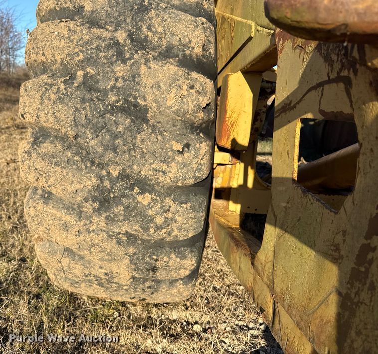 image for item DJ9863 Caterpillar 621B conventional scraper 