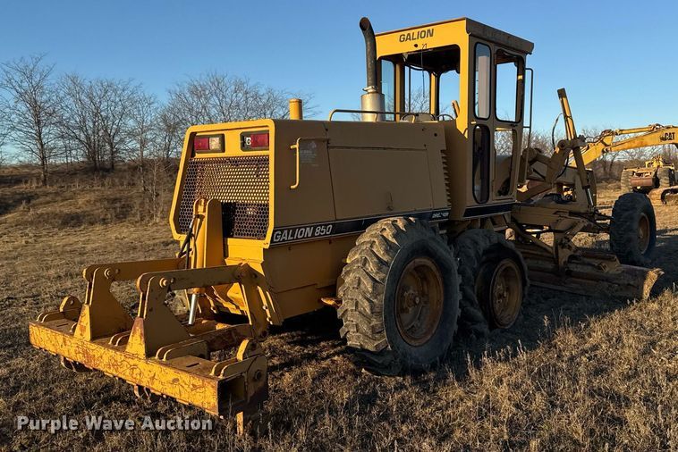 image for item DJ9880 1994 Galion 850 motor grader