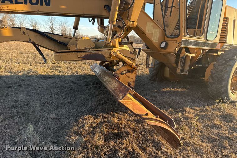 image for item DJ9880 1994 Galion 850 motor grader