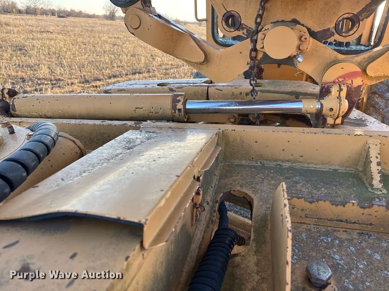 image for item DJ9880 1994 Galion 850 motor grader