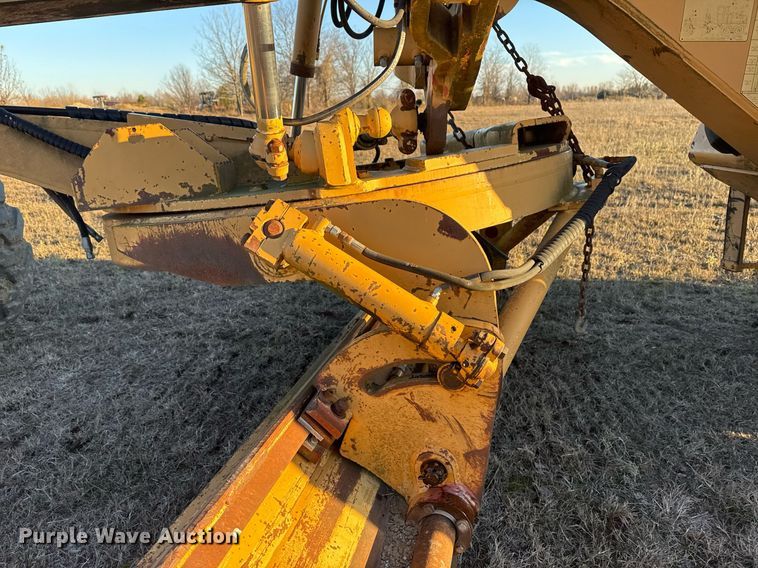 image for item DJ9880 1994 Galion 850 motor grader