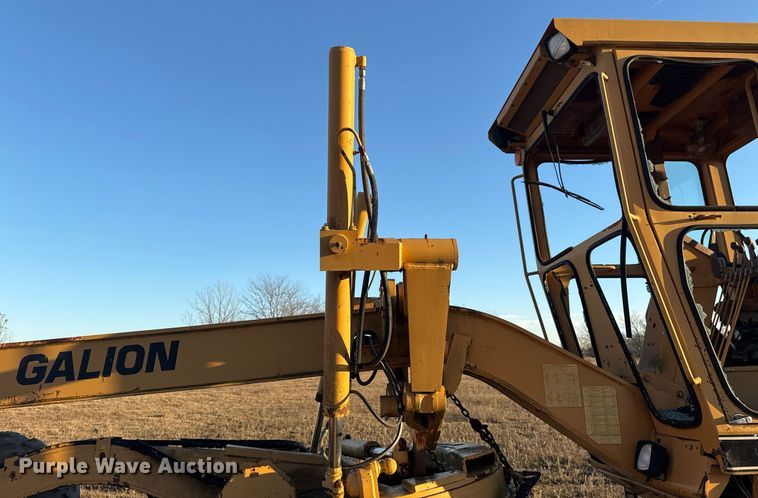 image for item DJ9880 1994 Galion 850 motor grader