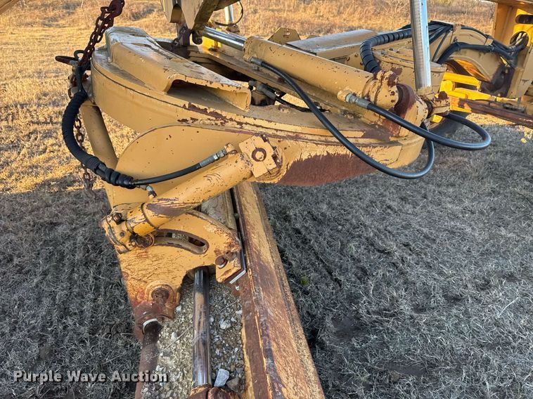 image for item DJ9880 1994 Galion 850 motor grader