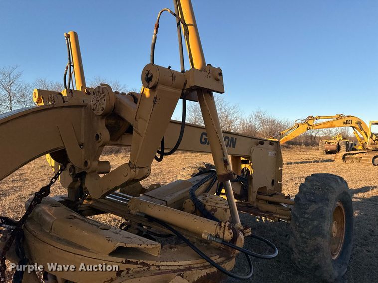 image for item DJ9880 1994 Galion 850 motor grader