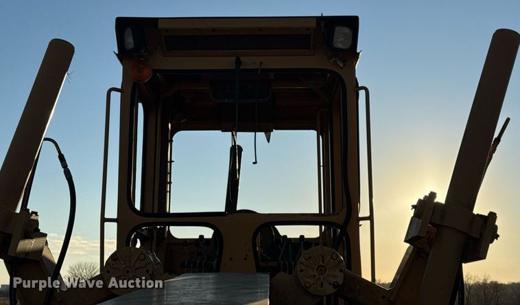 image for item DJ9880 1994 Galion 850 motor grader