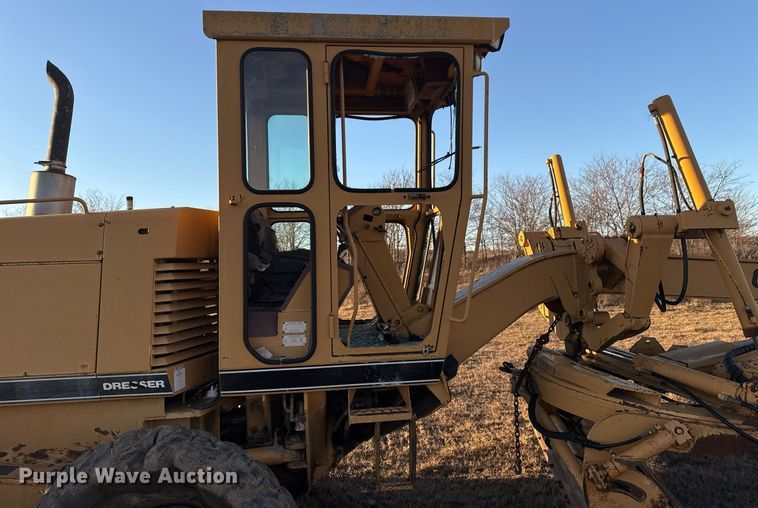 image for item DJ9880 1994 Galion 850 motor grader