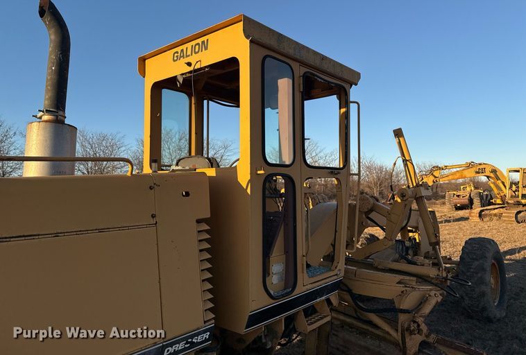 image for item DJ9880 1994 Galion 850 motor grader