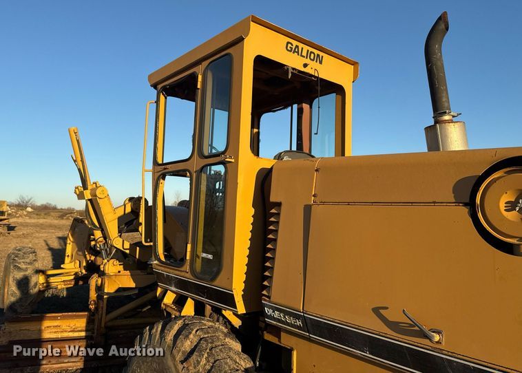 image for item DJ9880 1994 Galion 850 motor grader