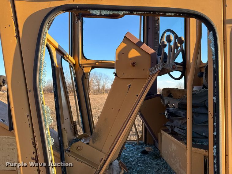 image for item DJ9880 1994 Galion 850 motor grader